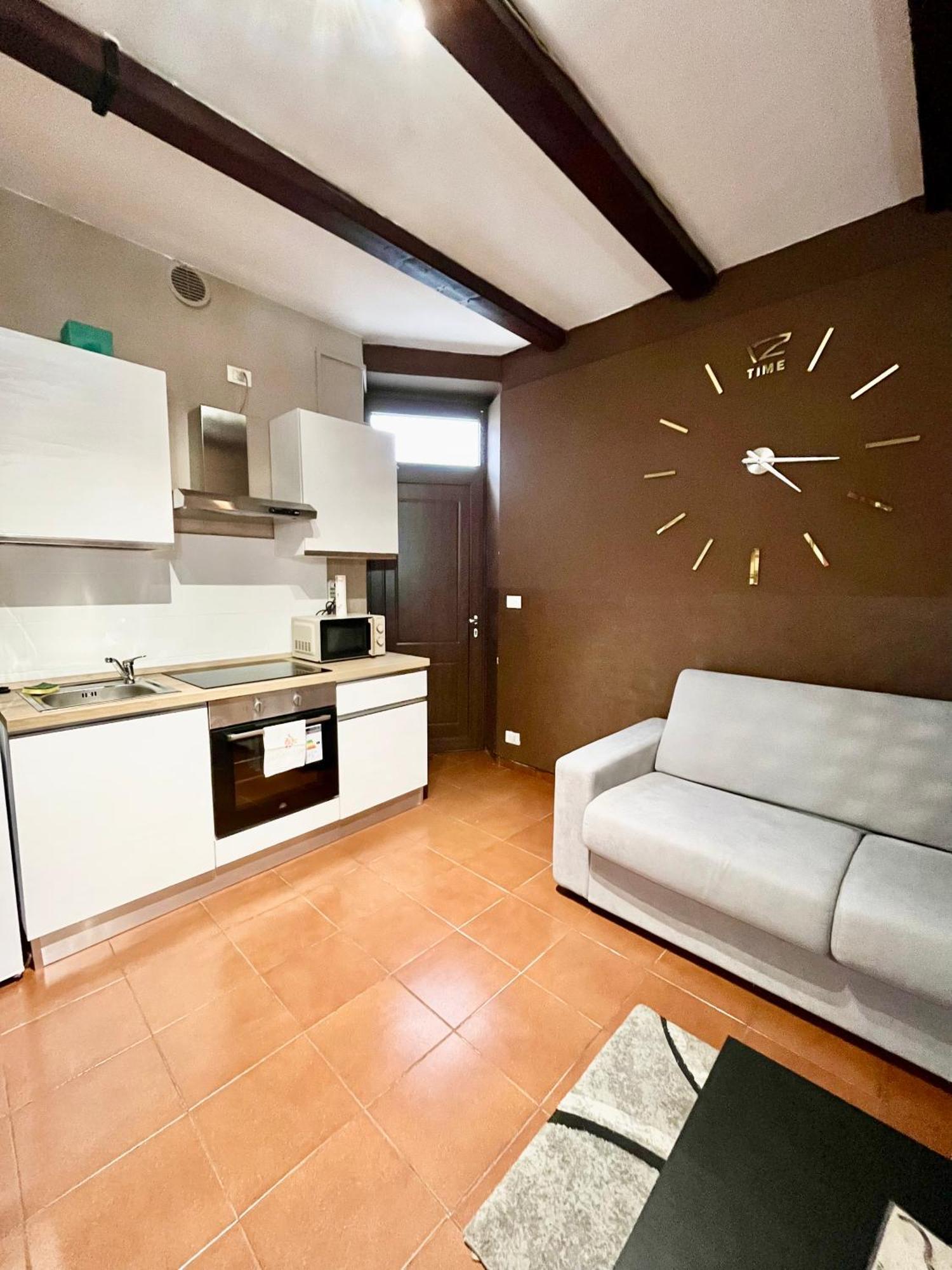 Appartamento Homemade A Due Passi Da Centro Biella Exteriör bild