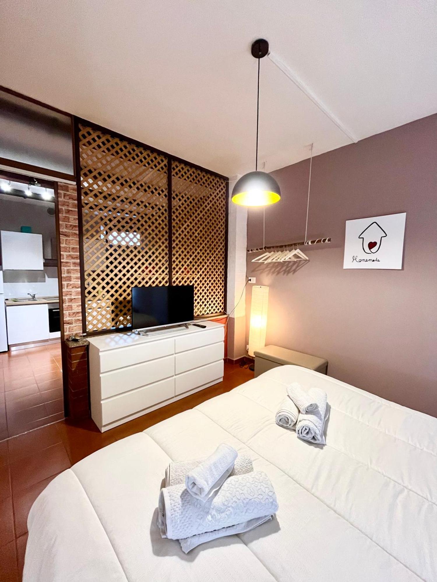Appartamento Homemade A Due Passi Da Centro Biella Exteriör bild